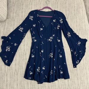 Free People Navy Blue Floral Dress. Size 4